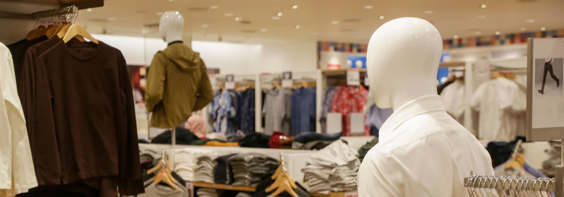 retail clothing store that accepts credit and debit cards